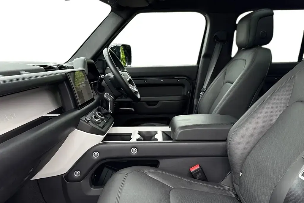 Used Land Rover Defender HSE Dynamic 2024 Grey SUV