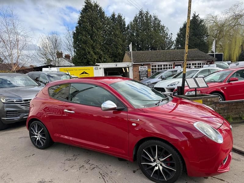 Used Alfa Romeo MiTo 105 HP (77 kW) 2014 Red Hatchback