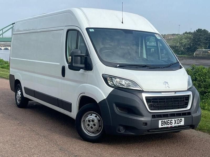 White Used 2016 Peugeot Boxer Van | £7,999 (Fair price) - Image 1/4