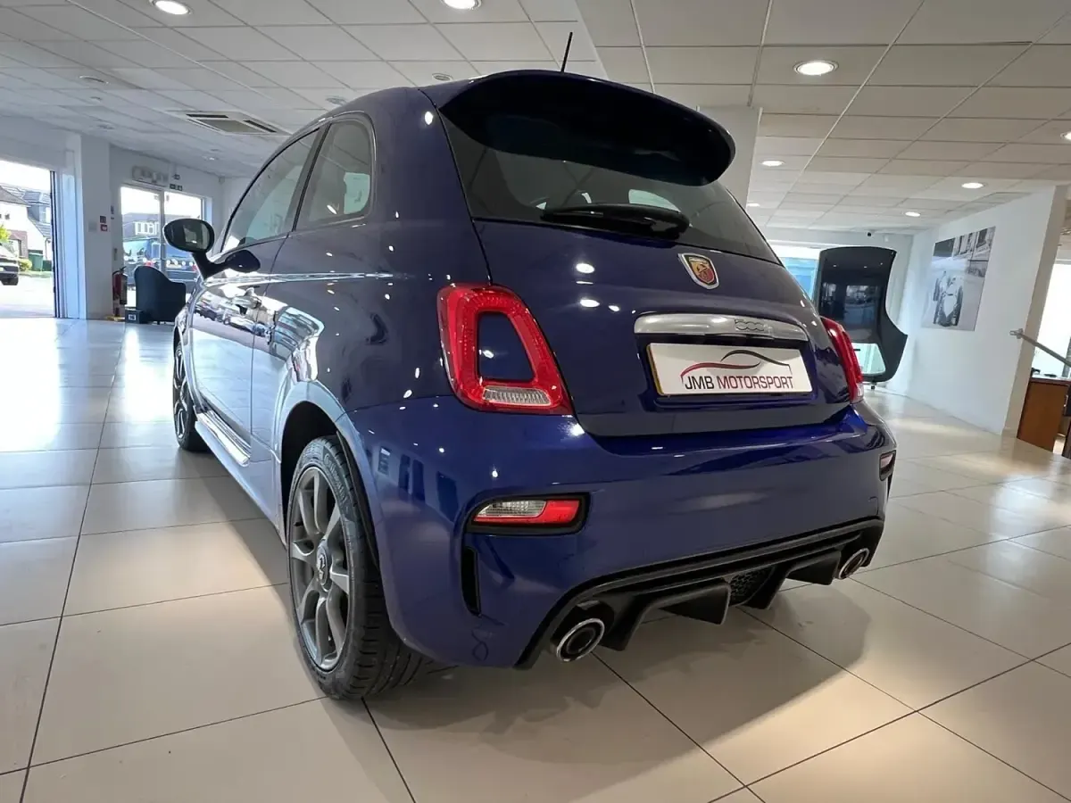 Begagnad Abarth 595 145 HK (106 kW) 2022 Blå Halvkombi