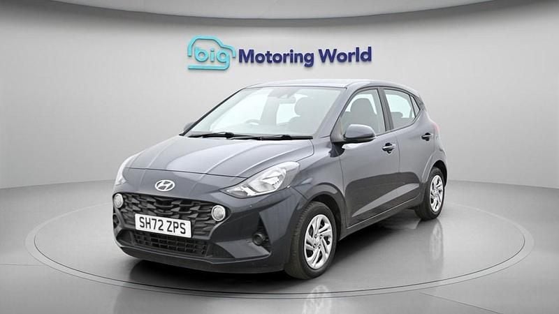 Used Hyundai i10 SE 67 HP (49 kW) 2023 Grey Hatchback