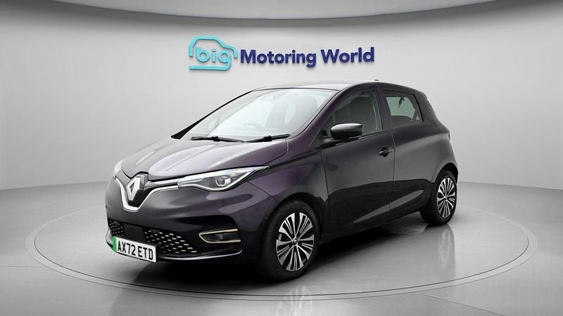 Used Renault Zoe Techno 100 kW (136 HP) 2022 Mauve/purple Hatchback