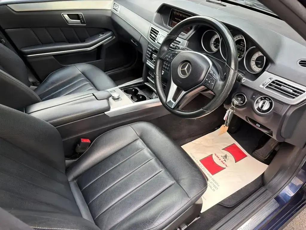 Used Mercedes E300 SE 2014 Blue Estate
