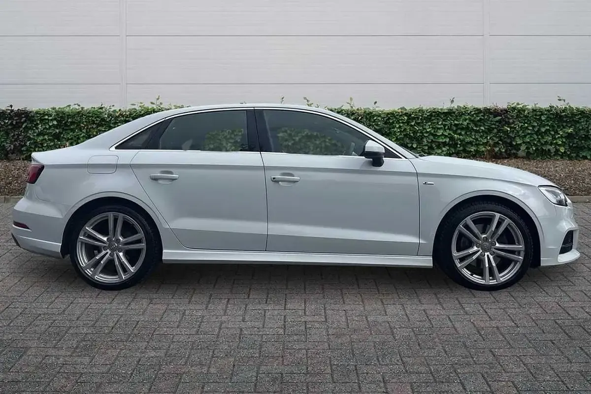 Used Audi A3 S-Line 150 HP (110 kW) 2019 White Sedan