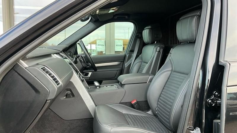 Used Land Rover Discovery 5 HSE Dynamic 346 HP (254 kW) 2024 Black SUV