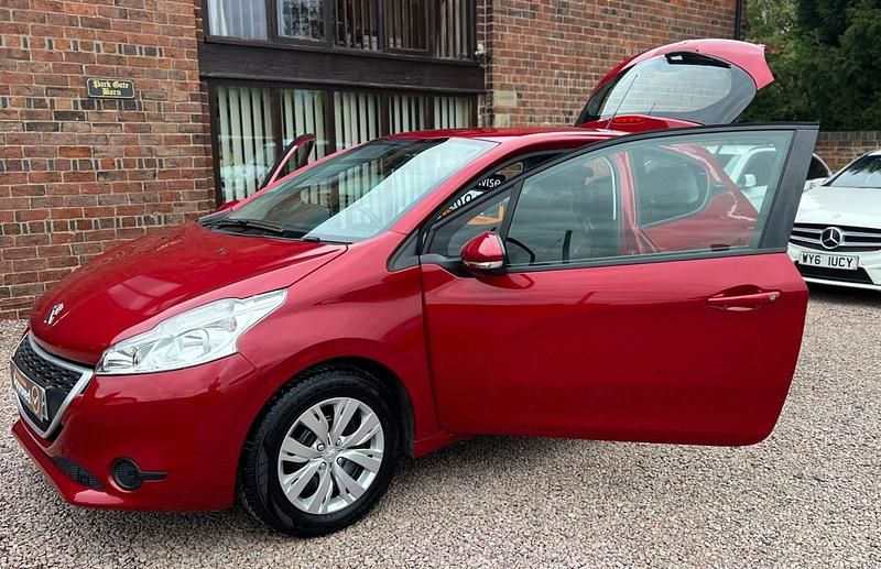 Red Used 2013 Peugeot 208 Access Hatchback | £2,495 (Good price) - Image 1/4