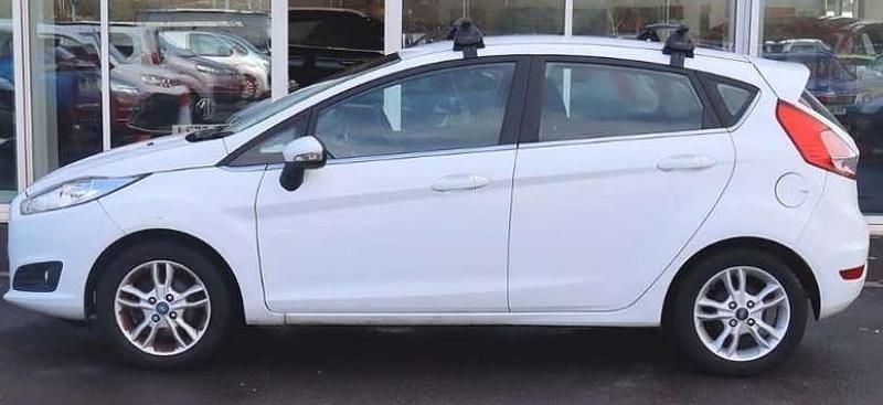 Used Ford Fiesta Zetec 2015 White Hatchback
