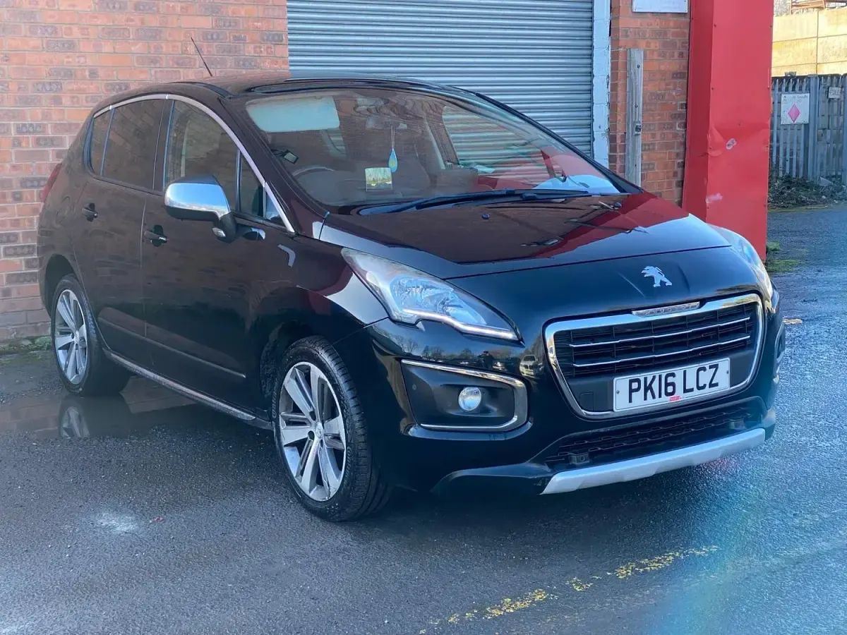 Käytetty Peugeot 3008 Allure 2016 Musta Viistoperä