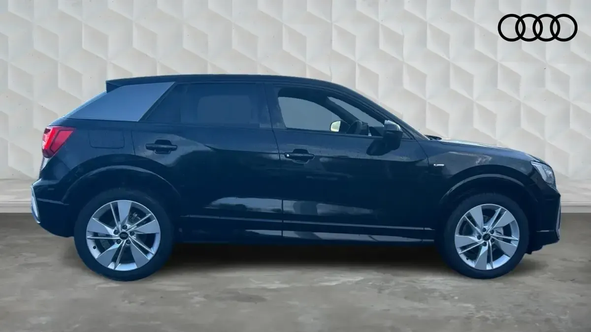 Usado Audi Q2 S-Line 113 CV (83 kW) 2025 Negro SUV