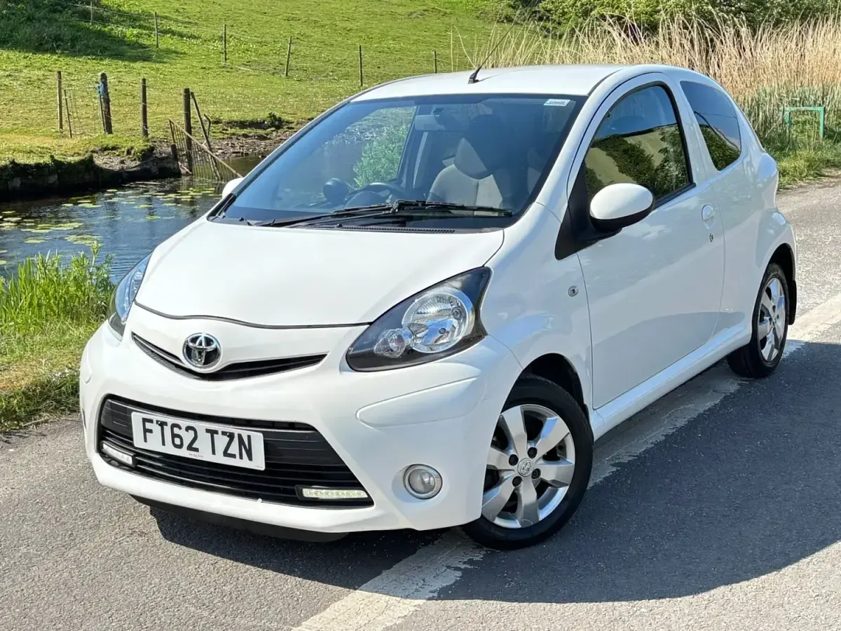 Usado Toyota Aygo 2013 Branco Citadino