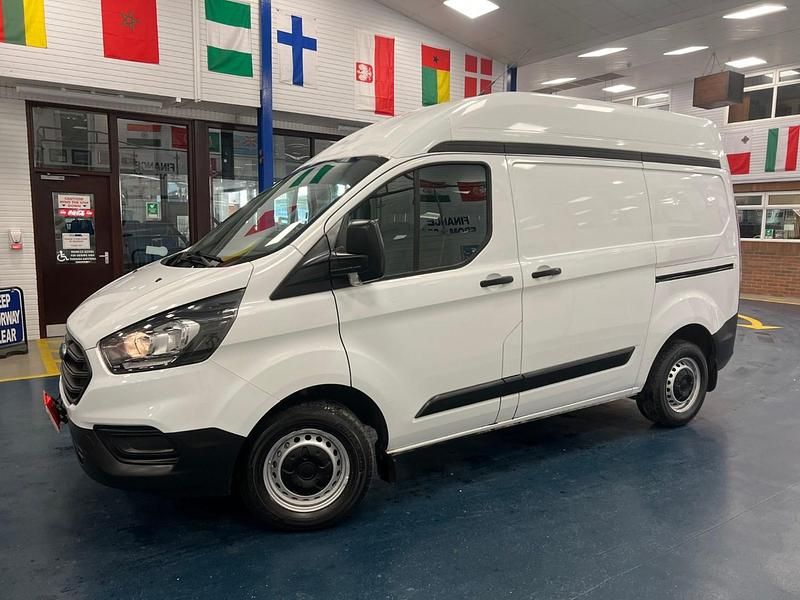 Used Ford Transit Custom 105 HP (77 kW) 2019 White Van
