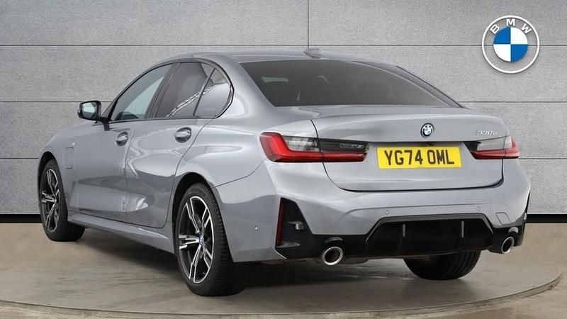 Usado BMW 330e M Sport 288 HP (211 kW) 2024 Cinzento