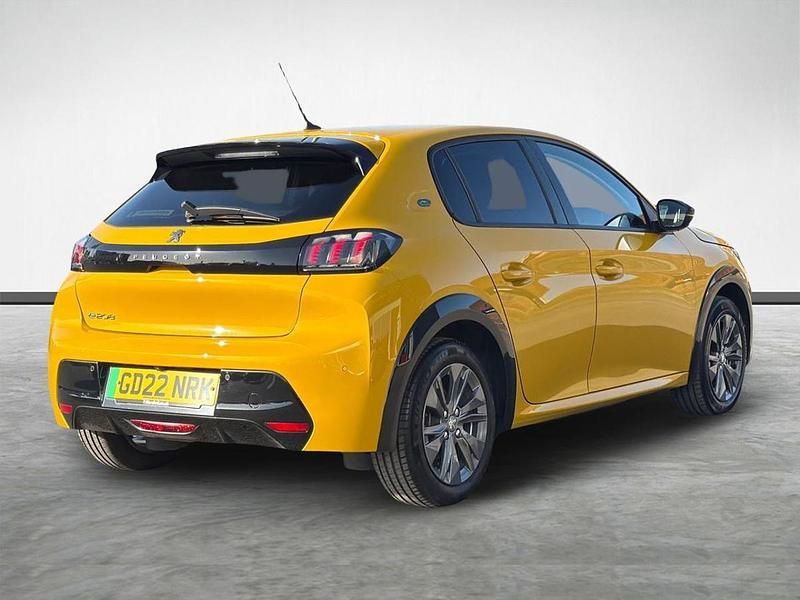 Used Peugeot e-208 Allure Premium 98 kW (134 HP) 2022 Yellow Hatchback