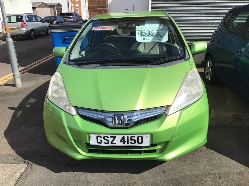 Second-hand Honda Jazz 102 CP (75 kW) 2023 Verde Hatchback