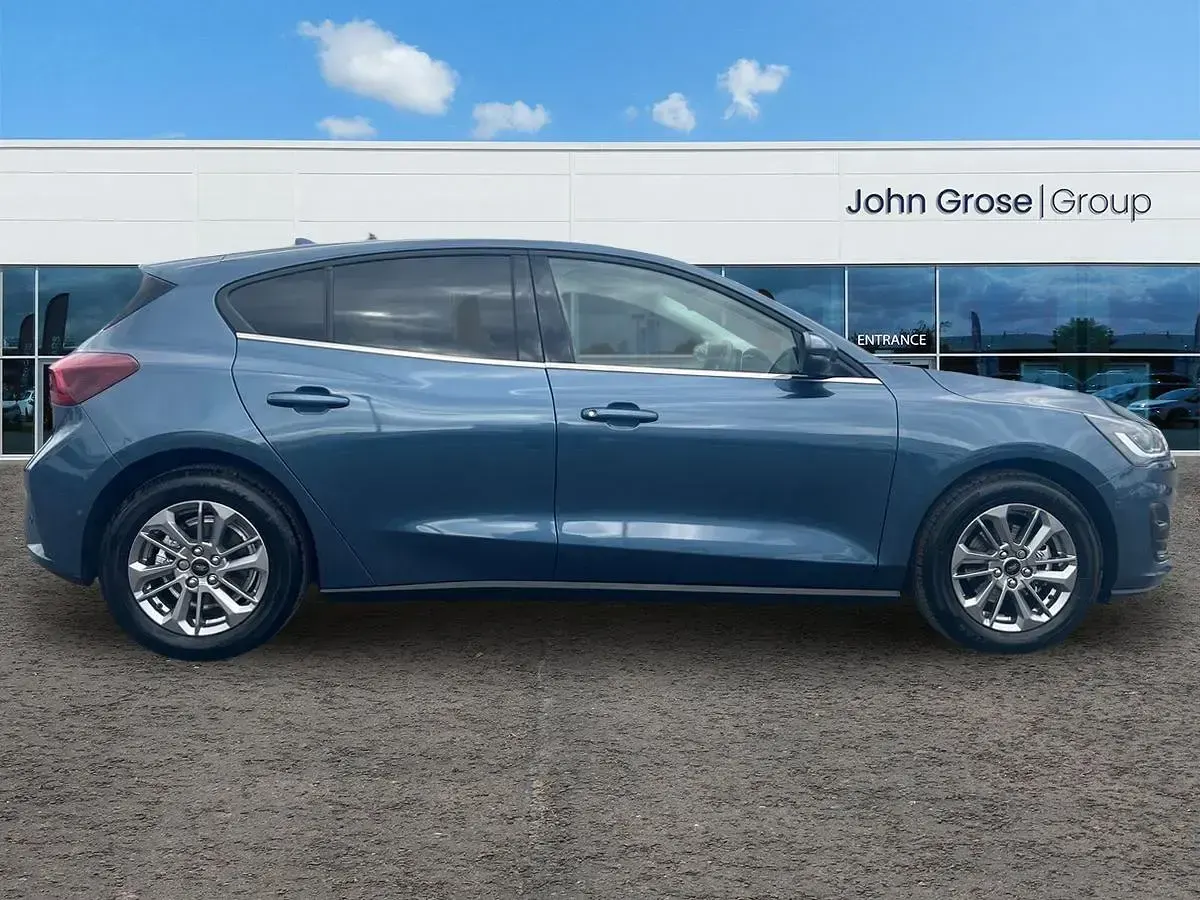 Used Ford Focus Titanium 2023 Blue Hatchback