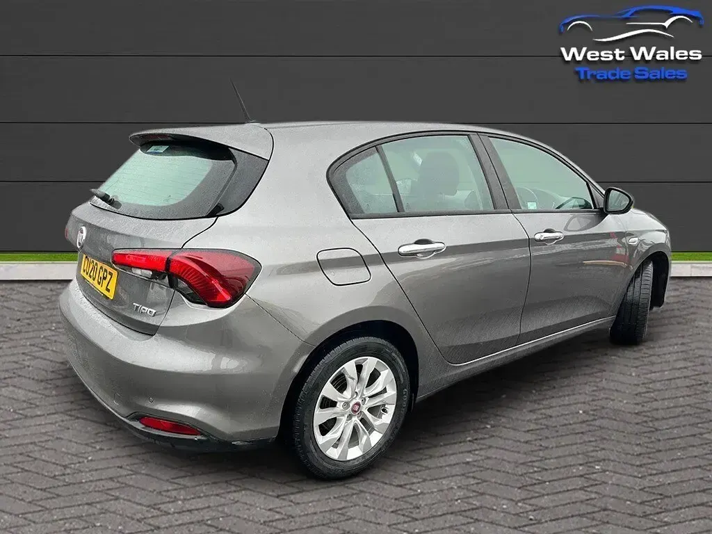 Used Fiat Tipo Easy Plus 95 HP (69 kW) 2020 Grey Hatchback