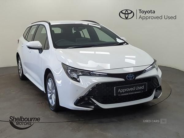 White Used 2024 Toyota Corolla Estate | £21,795 (Good price) - Image 1/4