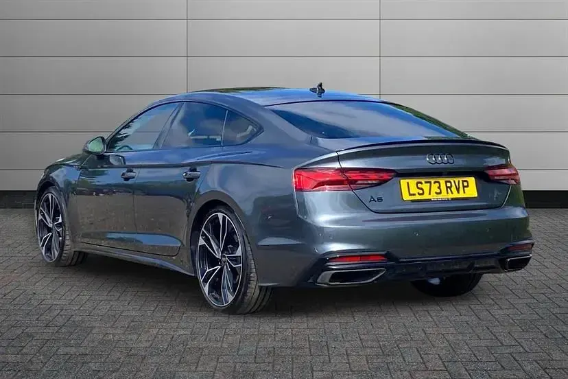 Używany Audi A5 Black Edition 150 KM (110 kW) 2023 Szary Coupe