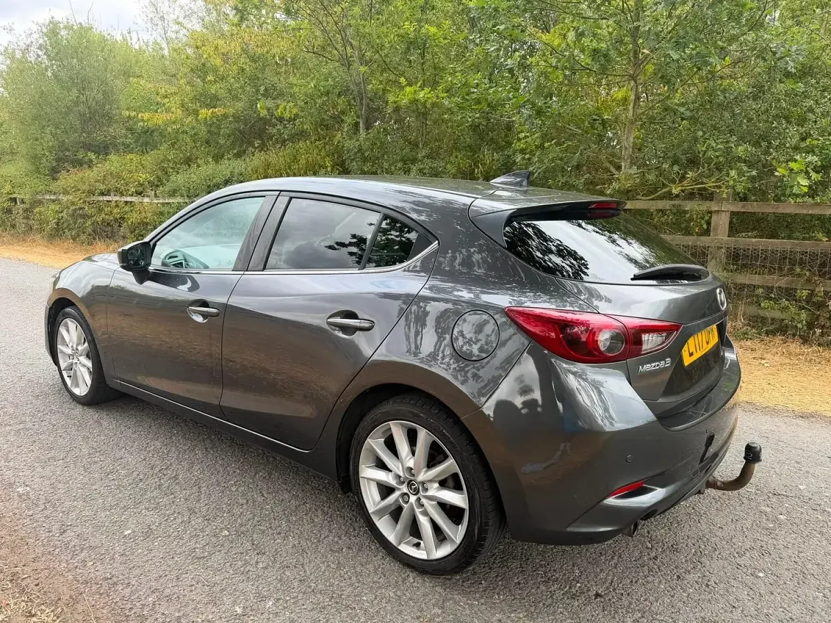 Used Mazda 3 Inclusive 165 HP (121 kW) 2017 Grey Hatchback