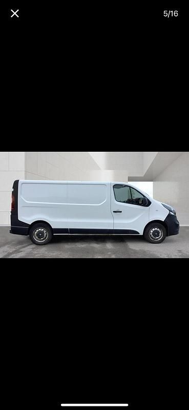 Used Vauxhall Vivaro 95 HP (69 kW) 2019 White MPV