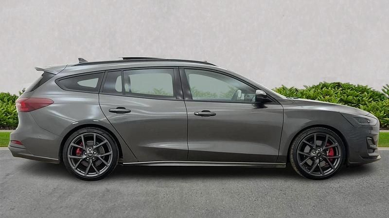 Używany Ford Focus ST 280 KM (205 kW) 2024 Szary Kombi