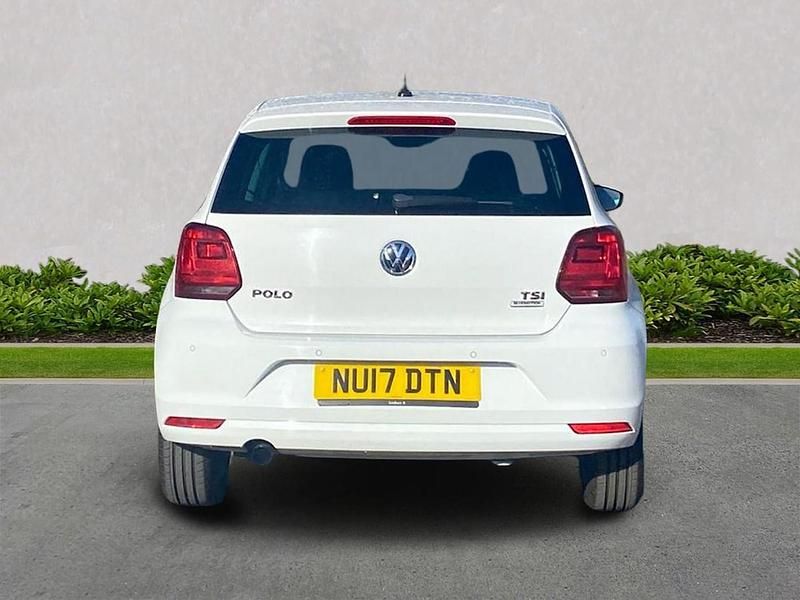 Used VW Polo Edition 90 HP (66 kW) 2017 White Hatchback