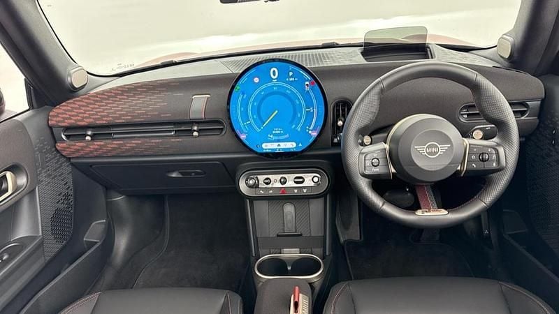 Begagnad Mini Cooper 118 kW (161 HK) 2025 Röd Halvkombi