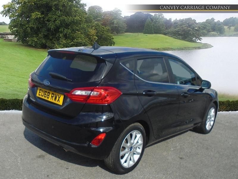 Used Ford Fiesta Titanium 100 HP (73 kW) 2018 Black Hatchback