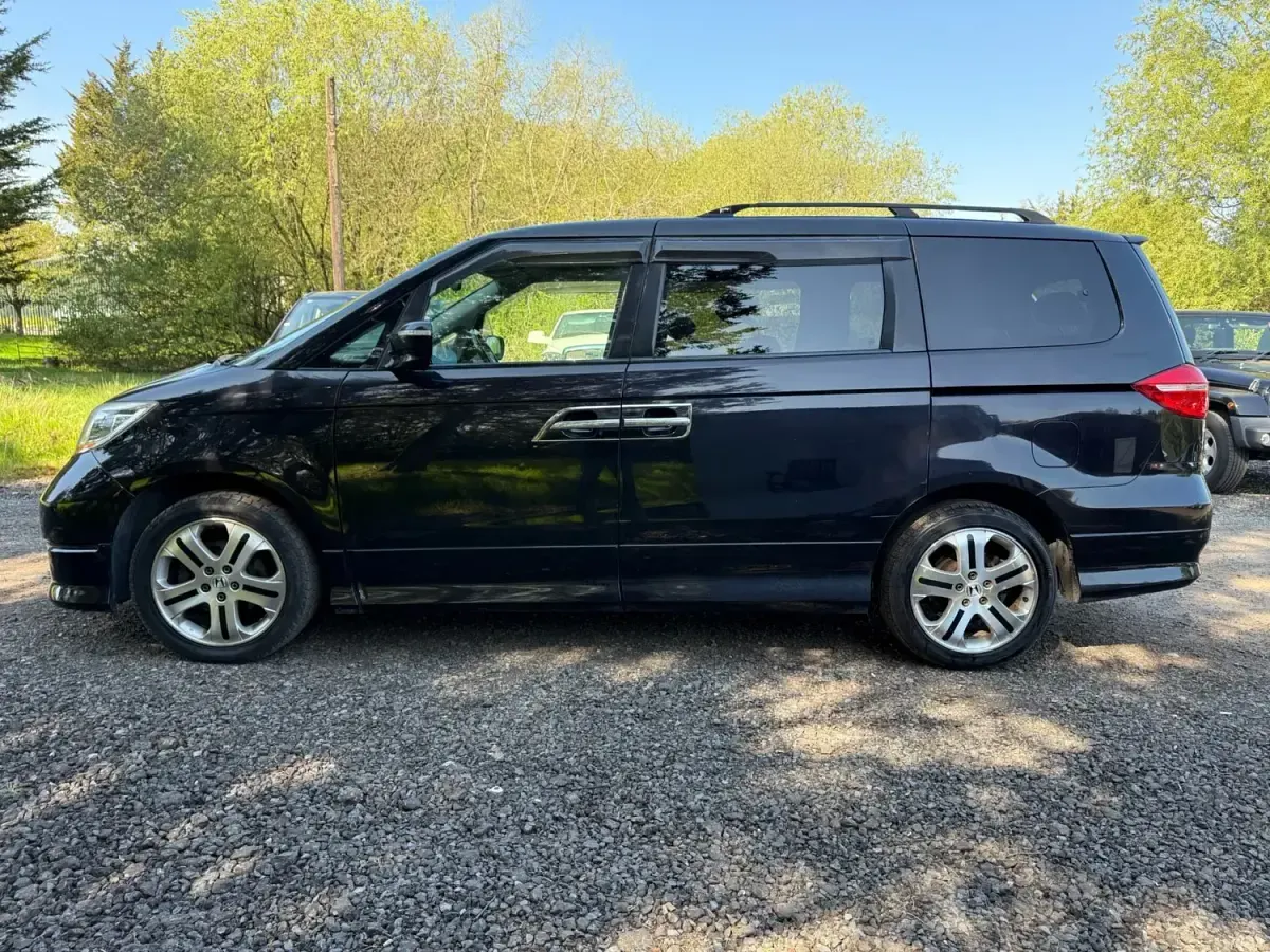 Używany Honda Elysion Prestige 2018 Czarny Minivan
