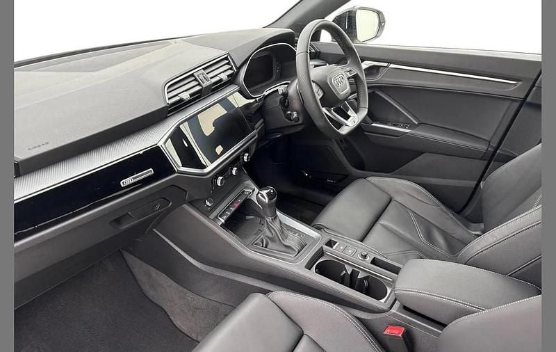 Used Audi Q3 Black Edition 147 HP (108 kW) 2025 White SUV