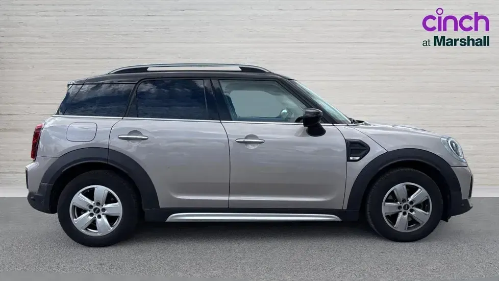 Usado Mini Cooper Countryman Classic 136 HP (100 kW) 2022 Cinzento SUV