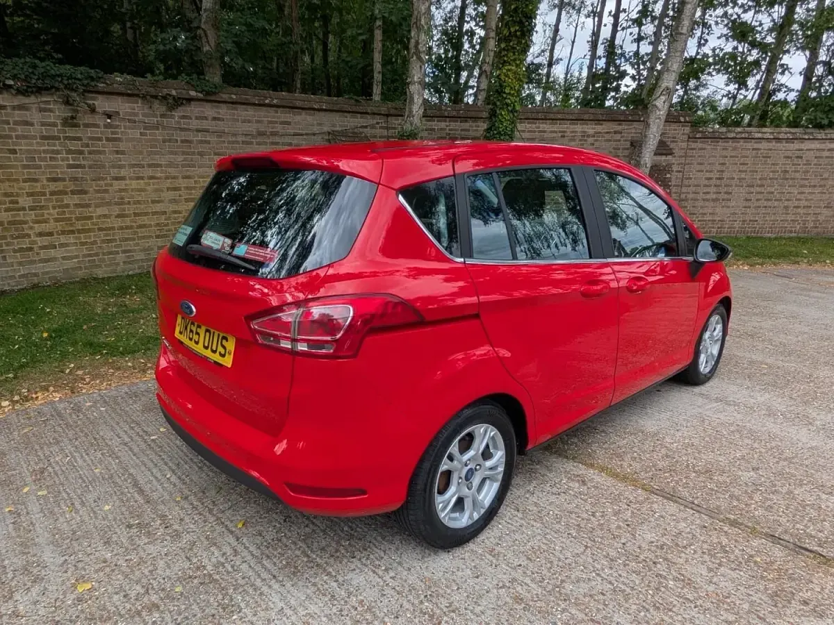 Used Ford B-MAX Zetec 95 HP (69 kW) 2015 Red MPV