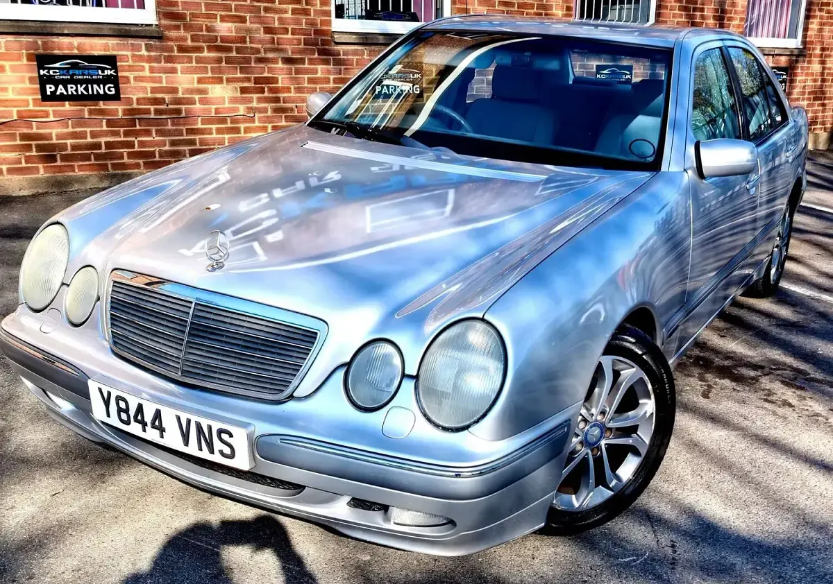Used Mercedes E240 Elegance 2001 Silver Sedan