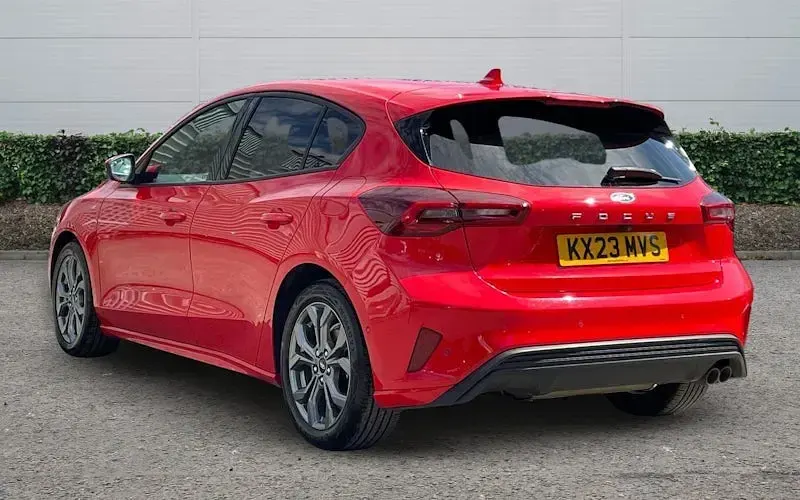 Used Ford Focus ST-Line 125 HP (91 kW) 2023 Red Hatchback