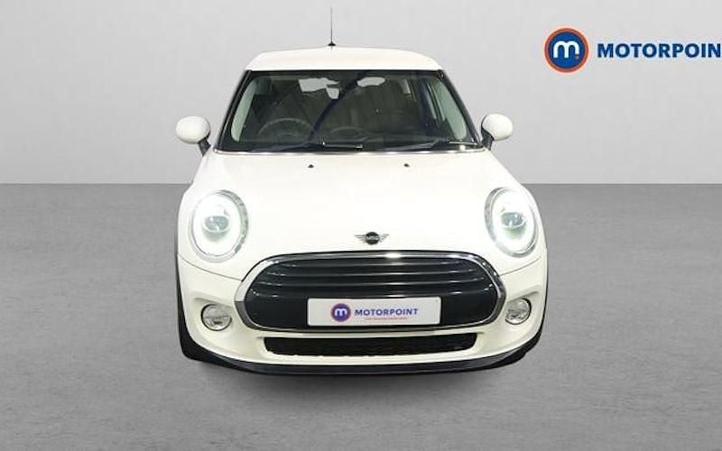 Used Mini Cooper Classic 136 HP (100 kW) 2019 White Hatchback