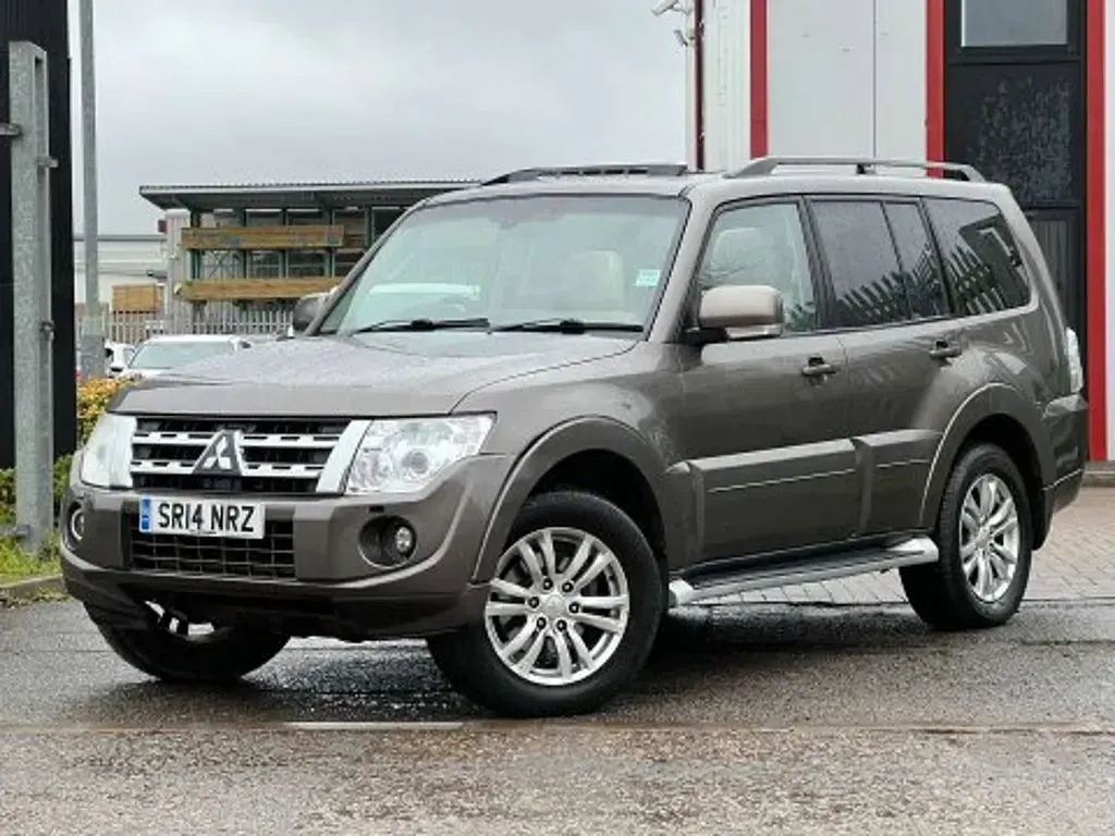 Used Mitsubishi Shogun 2014 Brown SUV