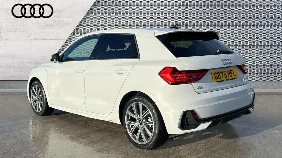 Begagnad Audi A1 S-Line 150 HK (110 kW) 2025 Vit SUV
