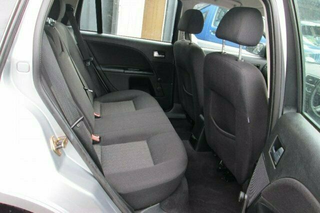 Używany Ford Mondeo 2004 Hatchback