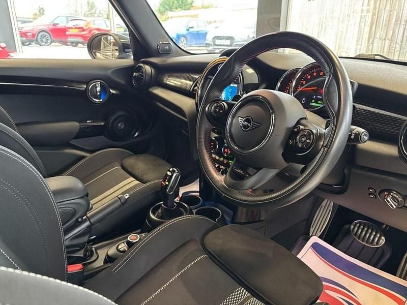 Usado Mini Cooper S Hatch 192 HP (141 kW) 2021 Prateado Citadino