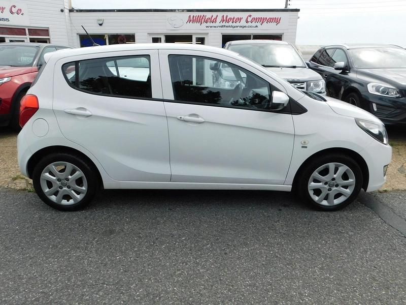Used Vauxhall Viva 75 HP (55 kW) 2016 White Hatchback