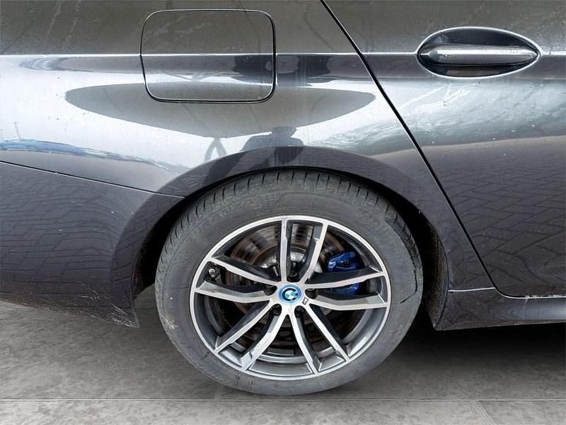 Begagnad BMW 530e M Sport 2022 Grå Kombi