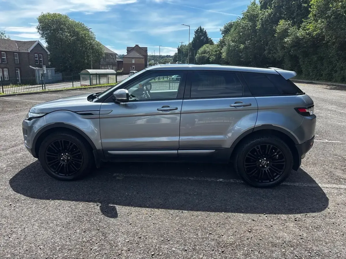 Used Land Rover Range Rover evoque Pure 150 HP (110 kW) 2012 Grey SUV