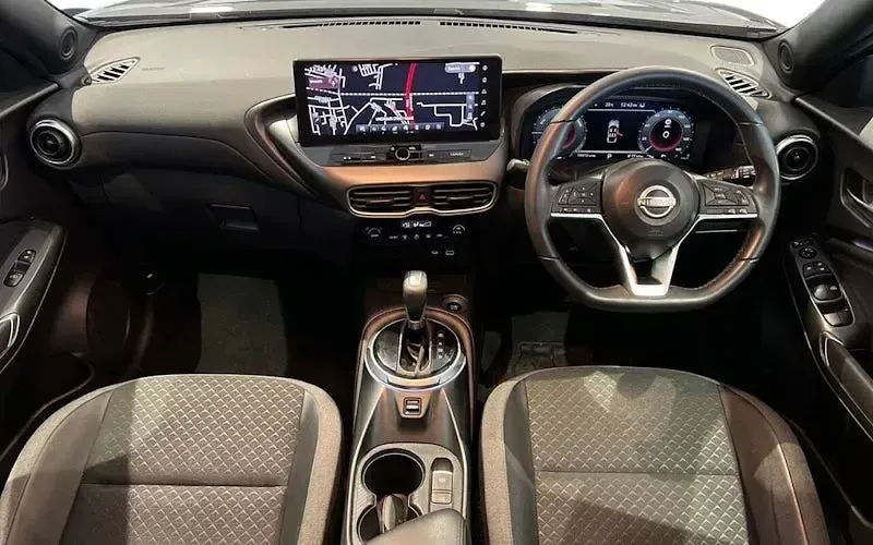 Used Nissan Juke N-Connecta 143 HP (105 kW) 2024 Grey SUV
