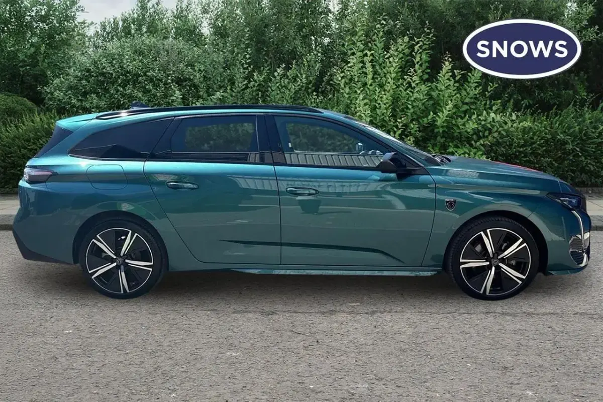 Used Peugeot 308 SW GT 134 HP (98 kW) 2025 Blue Estate