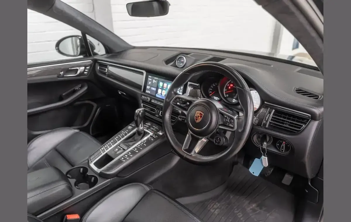 Used Porsche Macan 434 HP (319 kW) 2019 Black SUV