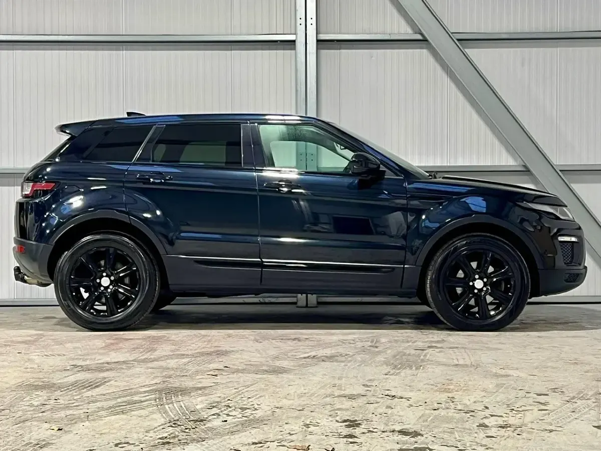 Używany Land Rover Range Rover evoque SE 180 KM (132 kW) 2016 Czarny Kombi