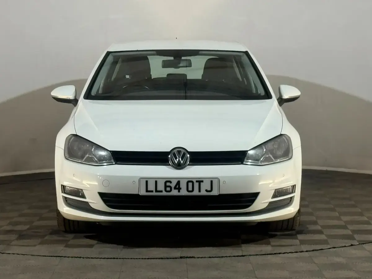 Used VW Golf VII Match 2014 White Hatchback