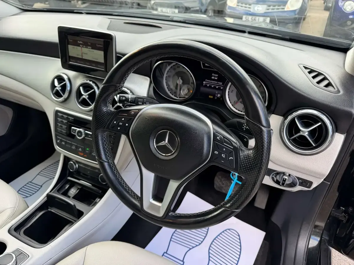 Used Mercedes GLA220 Executive 170 HP (125 kW) 2014 Black SUV