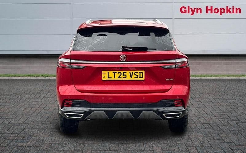 Used MG HS SE 170 HP (125 kW) 2025 Red SUV