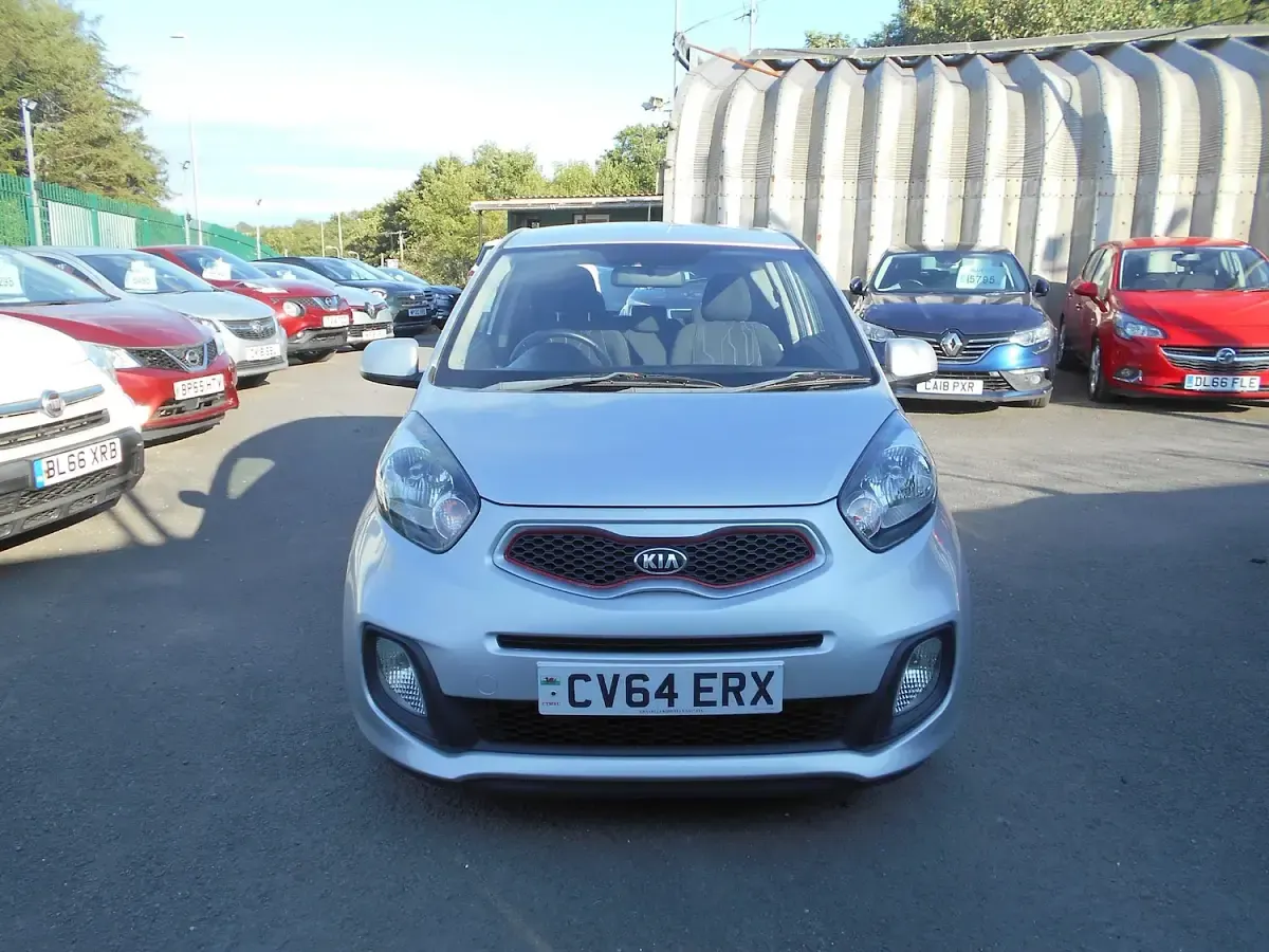Used Kia Picanto 68 HP (50 kW) 2014 Silver Hatchback